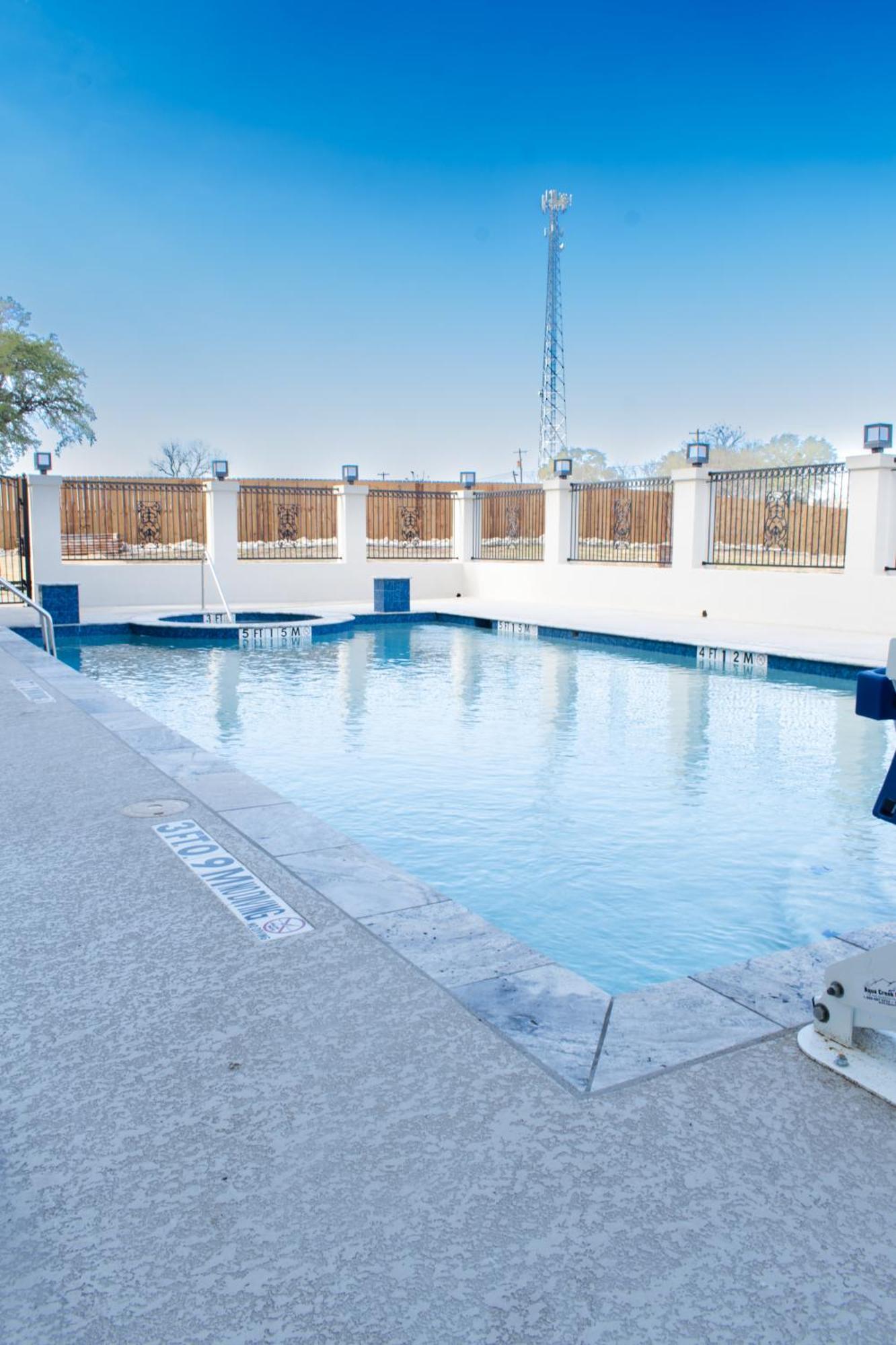 Holiday Inn Express Glen Rose By Ihg Exterior photo