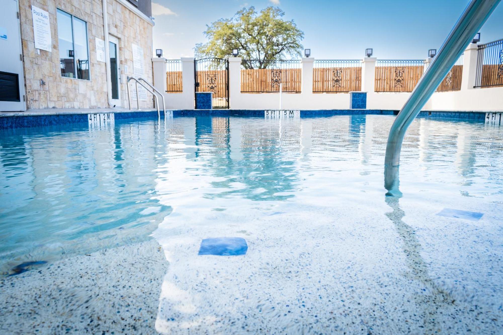 Holiday Inn Express Glen Rose By Ihg Exterior photo