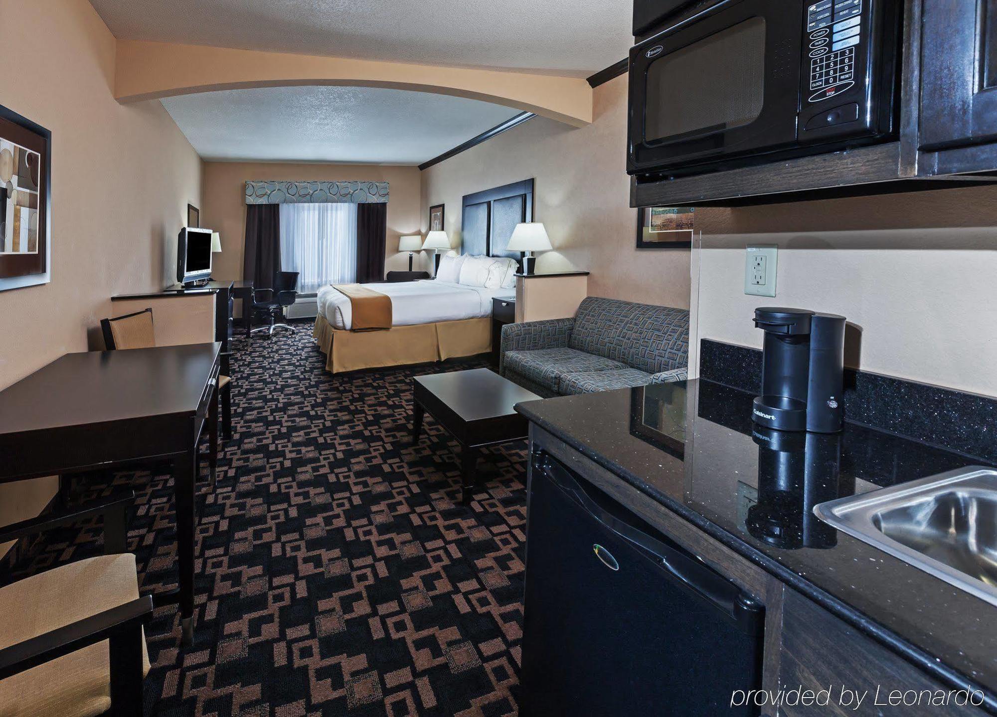 Holiday Inn Express Glen Rose By Ihg Exterior photo